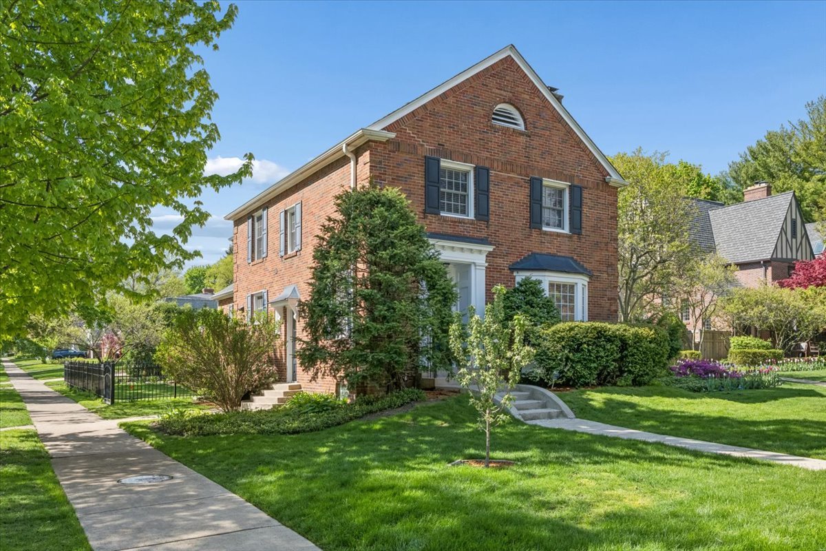 700 Kent Road, Kenilworth, IL