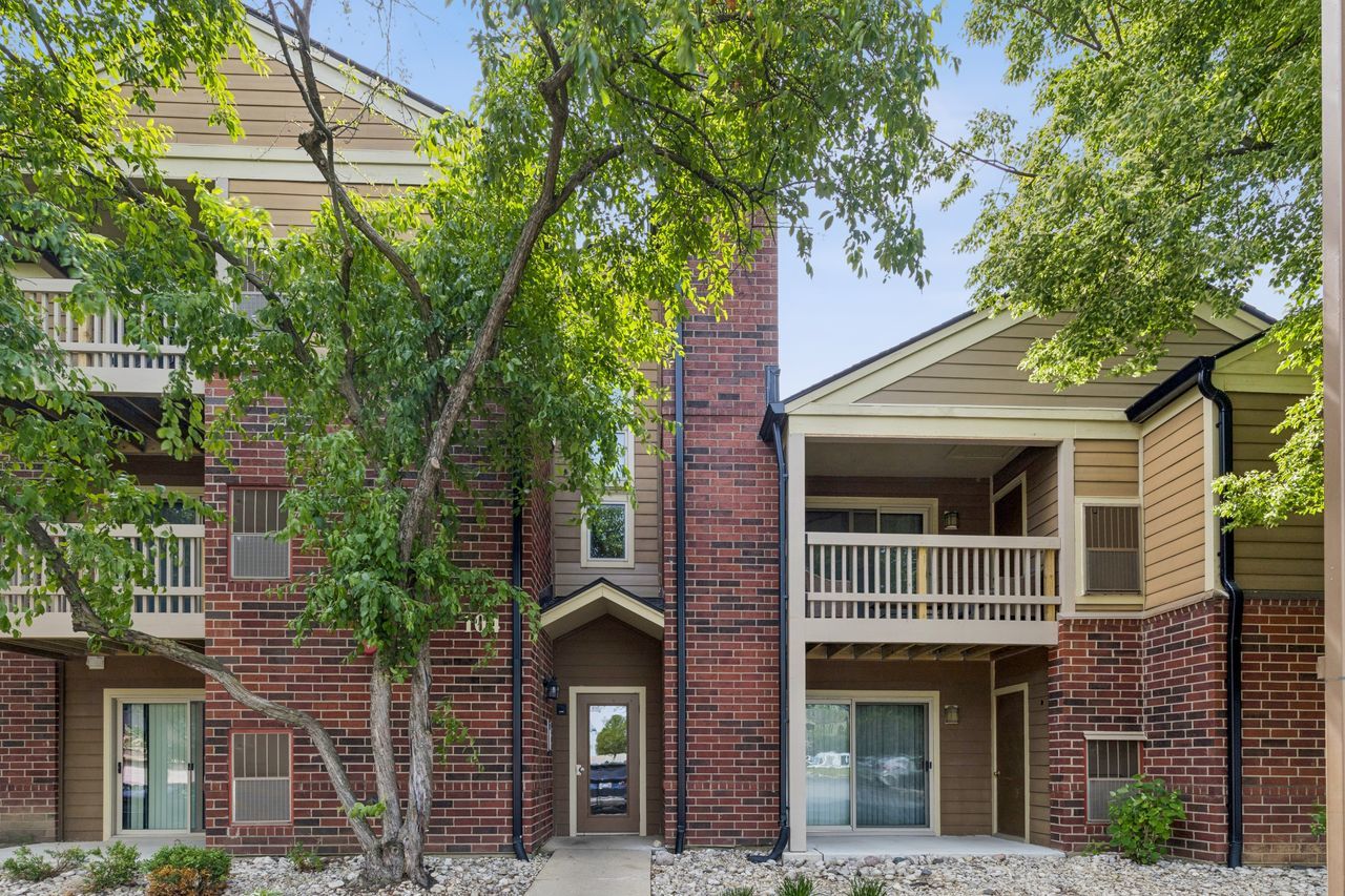 104 Glengarry Drive #206, Bloomingdale, IL
