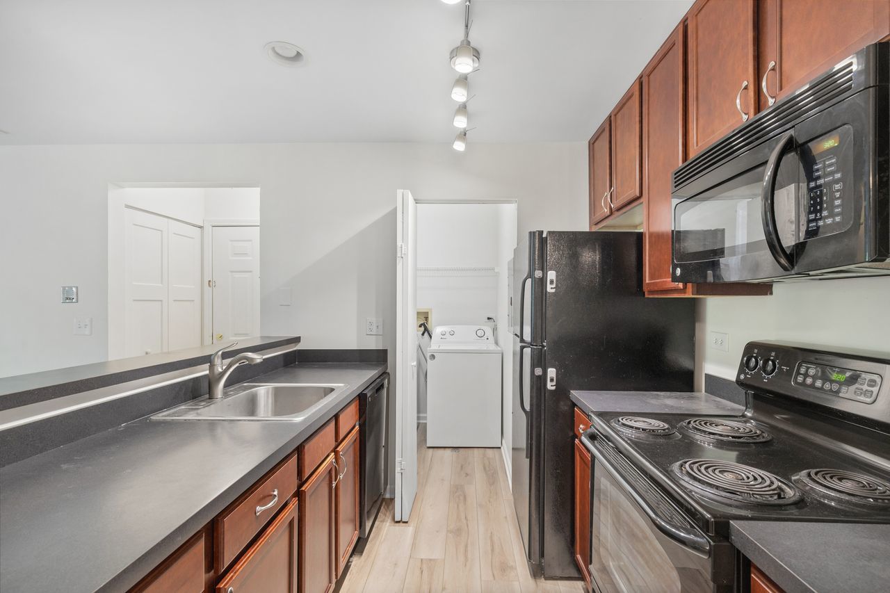 104 Glengarry Drive #206, Bloomingdale, IL