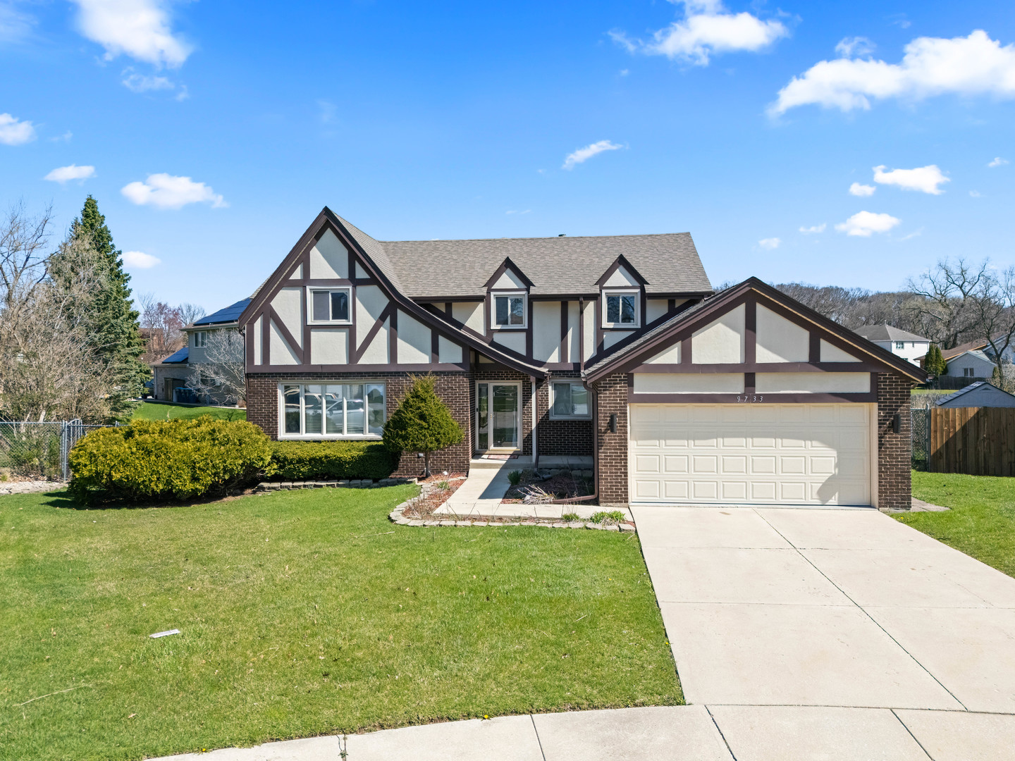 9733 S Cambridge Court, Palos Hills, IL