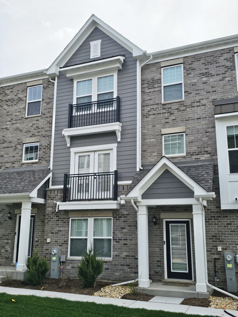 6303 Sandbelt Drive, Woodridge, IL