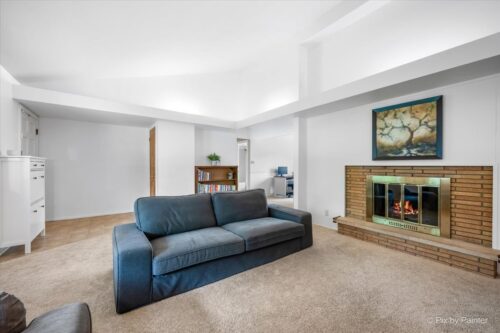 401 Hill Avenue, North Aurora, IL