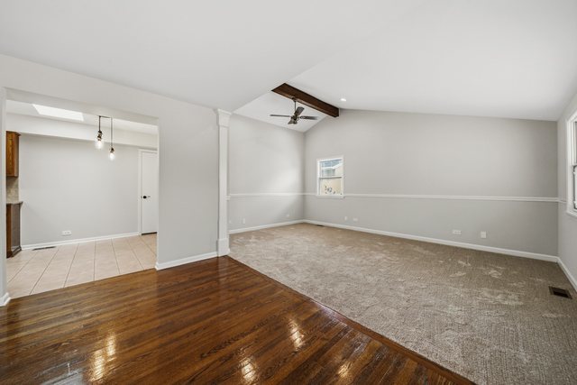 1562 White Trail, Elk Grove Village, IL