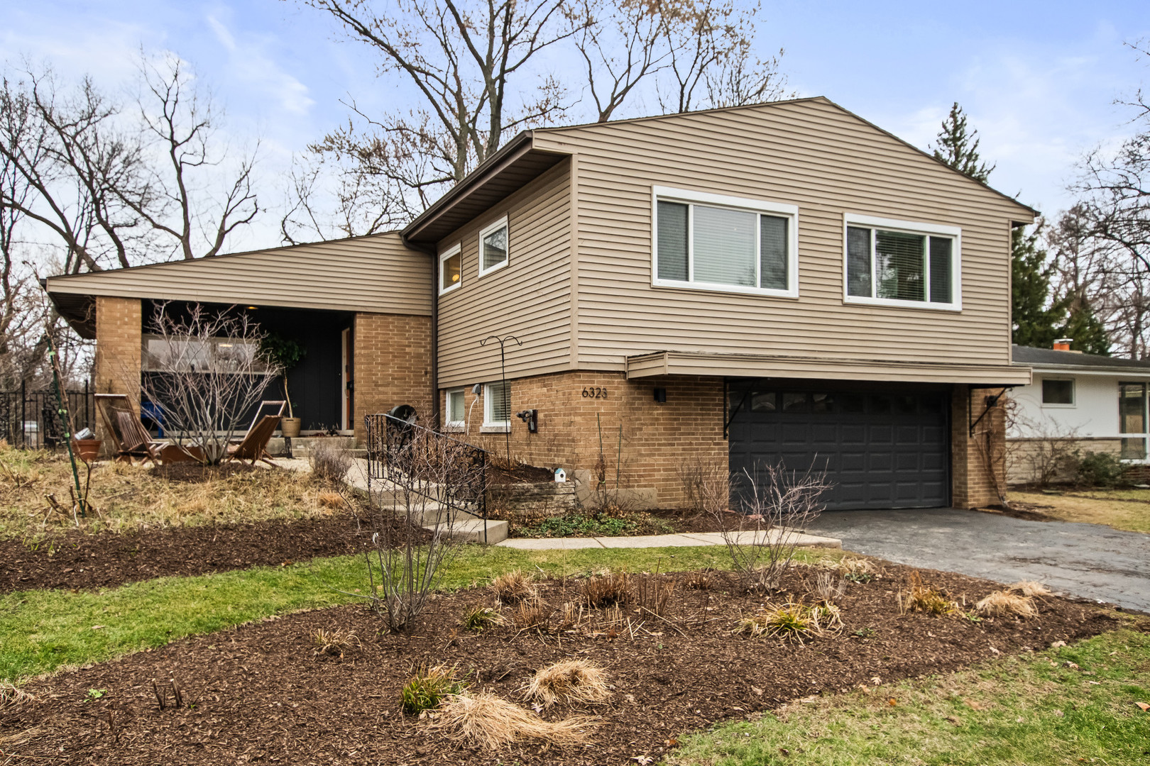 6323 N Kirkwood Avenue, Chicago, IL