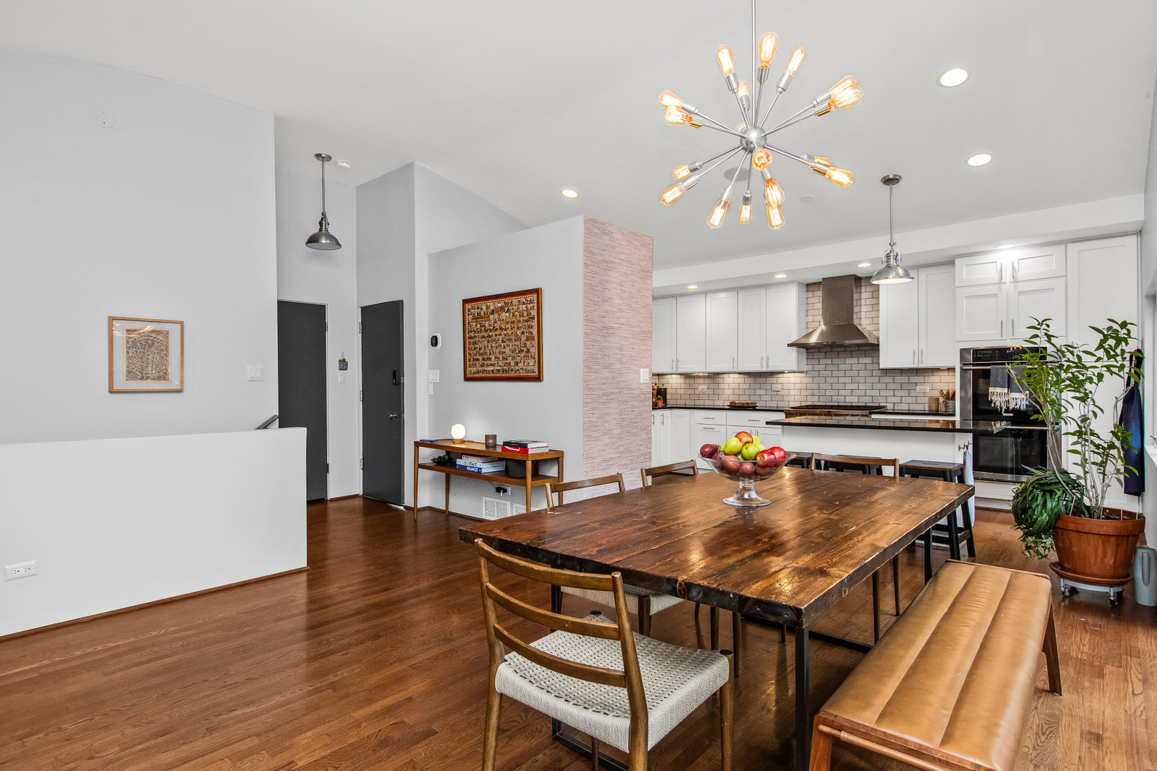 6323 N Kirkwood Avenue, Chicago, IL