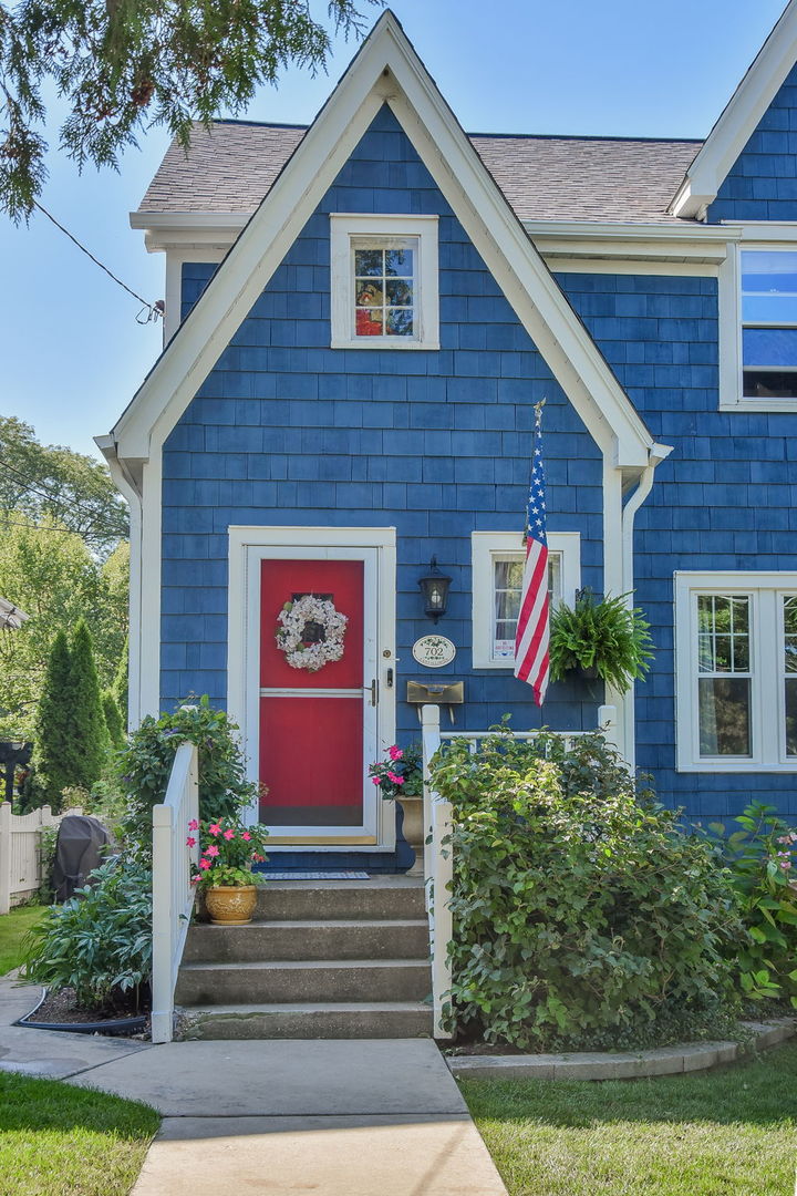 702 E Illinois Street, Wheaton, IL