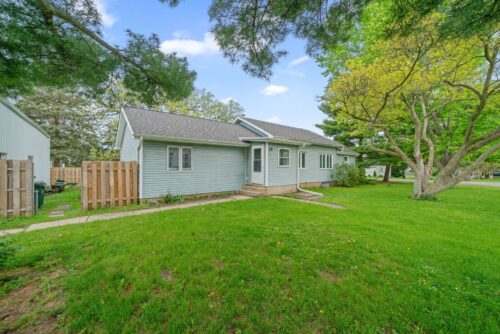 26 Cross Street, Bristol, IL