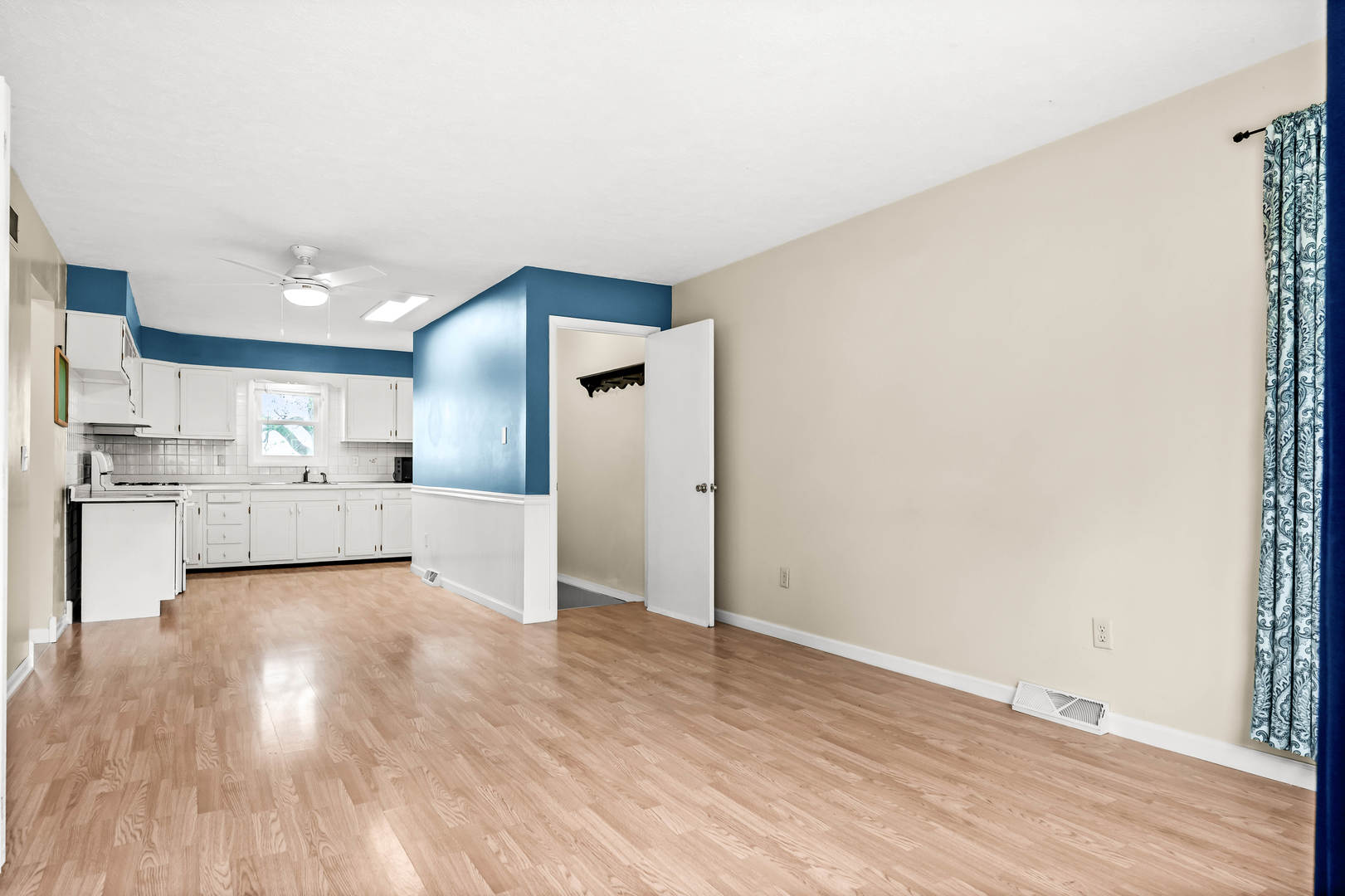 407 N WESTERN Avenue, Minier, IL