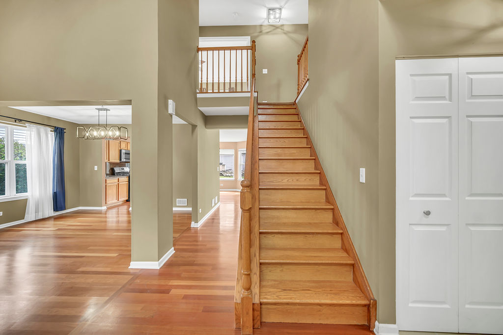 1201 Mayfair Drive, Carpentersville, IL