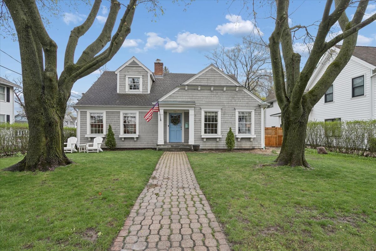 321 Vincent Court, Lake Bluff, IL