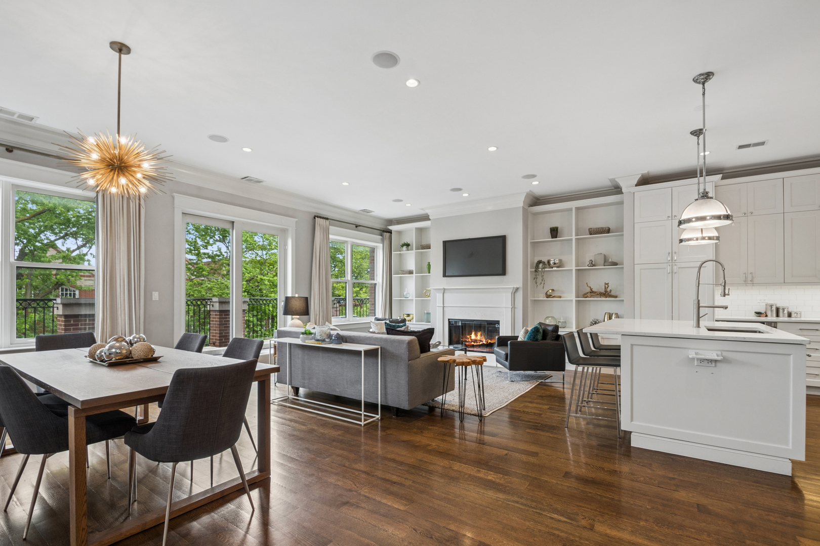 1419 W Byron Street #3, Chicago, IL