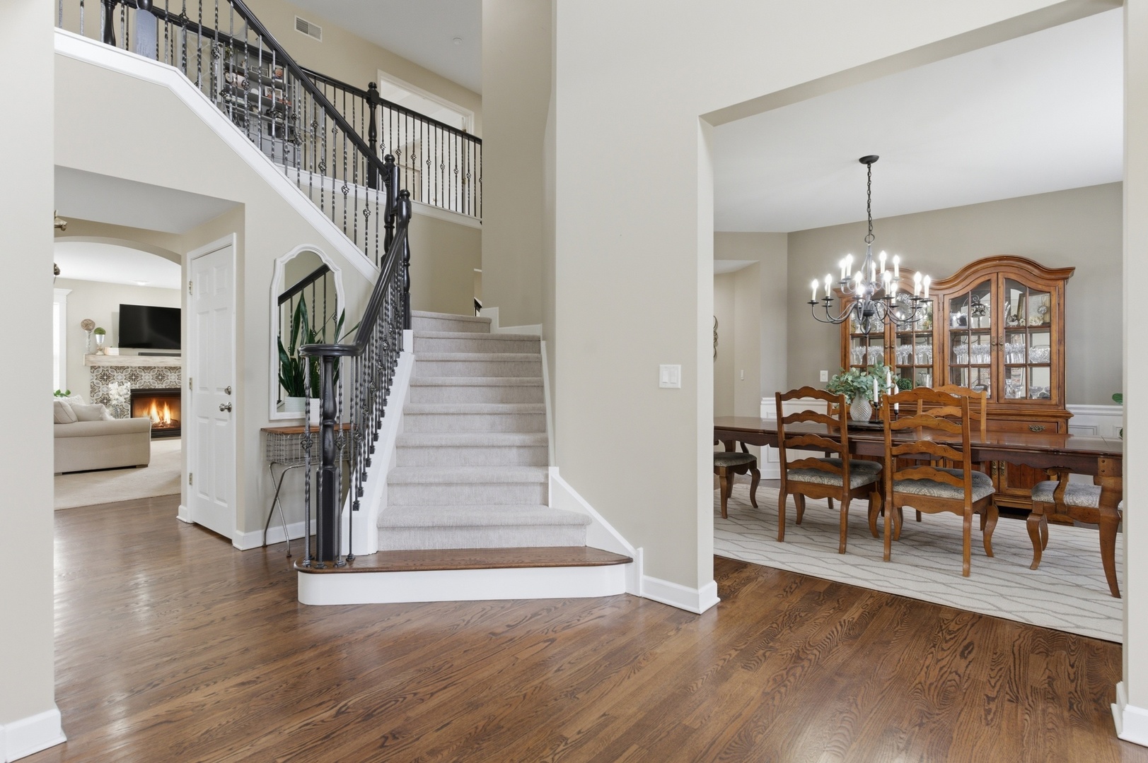 2807 Forest Creek Lane, Naperville, IL