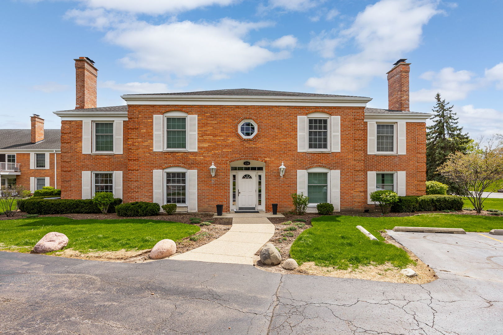 120 Carriage Way Drive #B101, Burr Ridge, IL