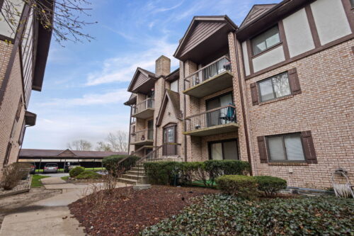 2815 Glenwood Lansing Road #205, Lynwood, IL