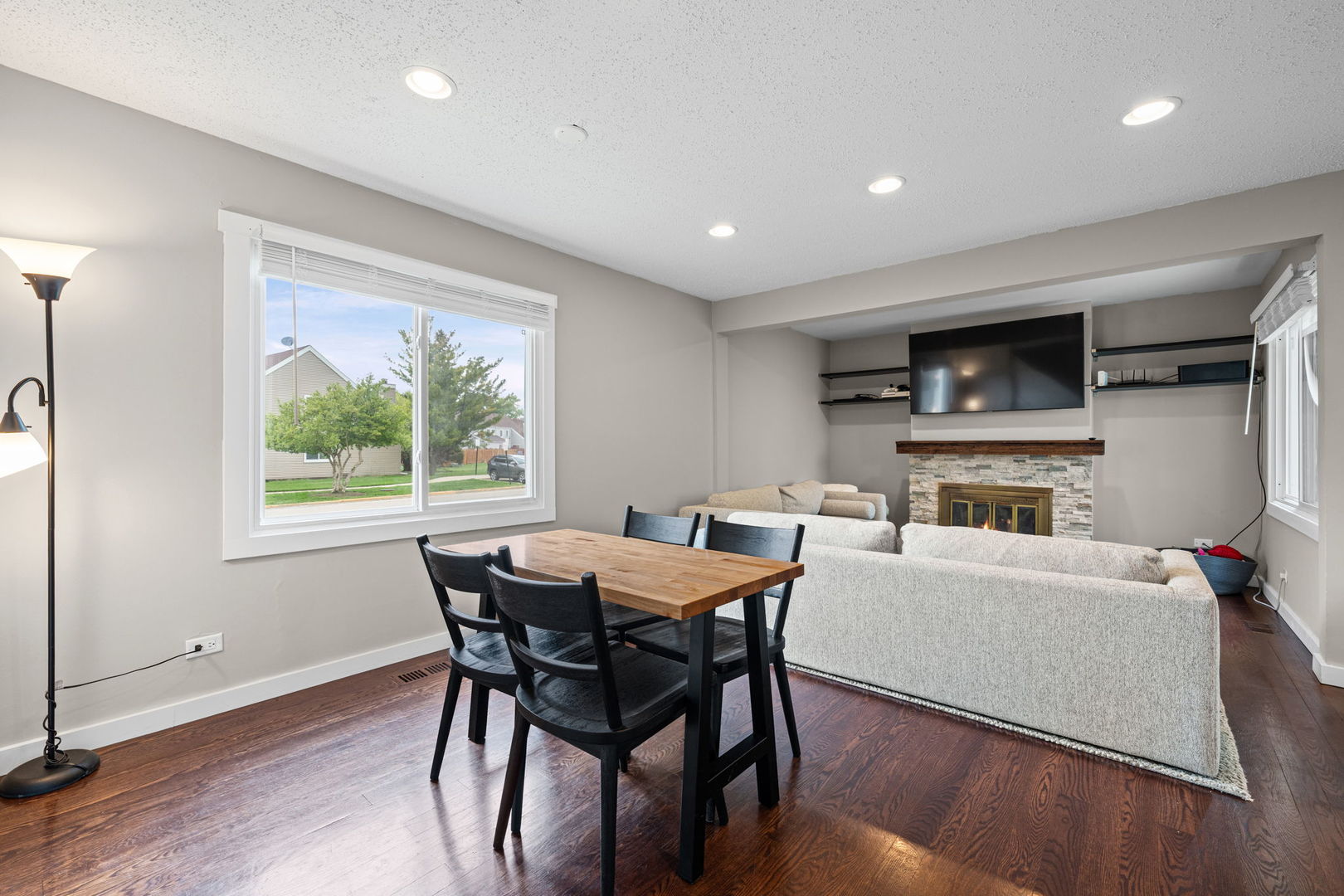 7637 Crescent Way, Hanover Park, IL