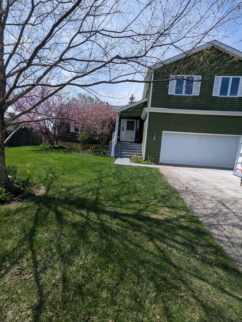 6 Crows Nest Court, Third Lake, IL