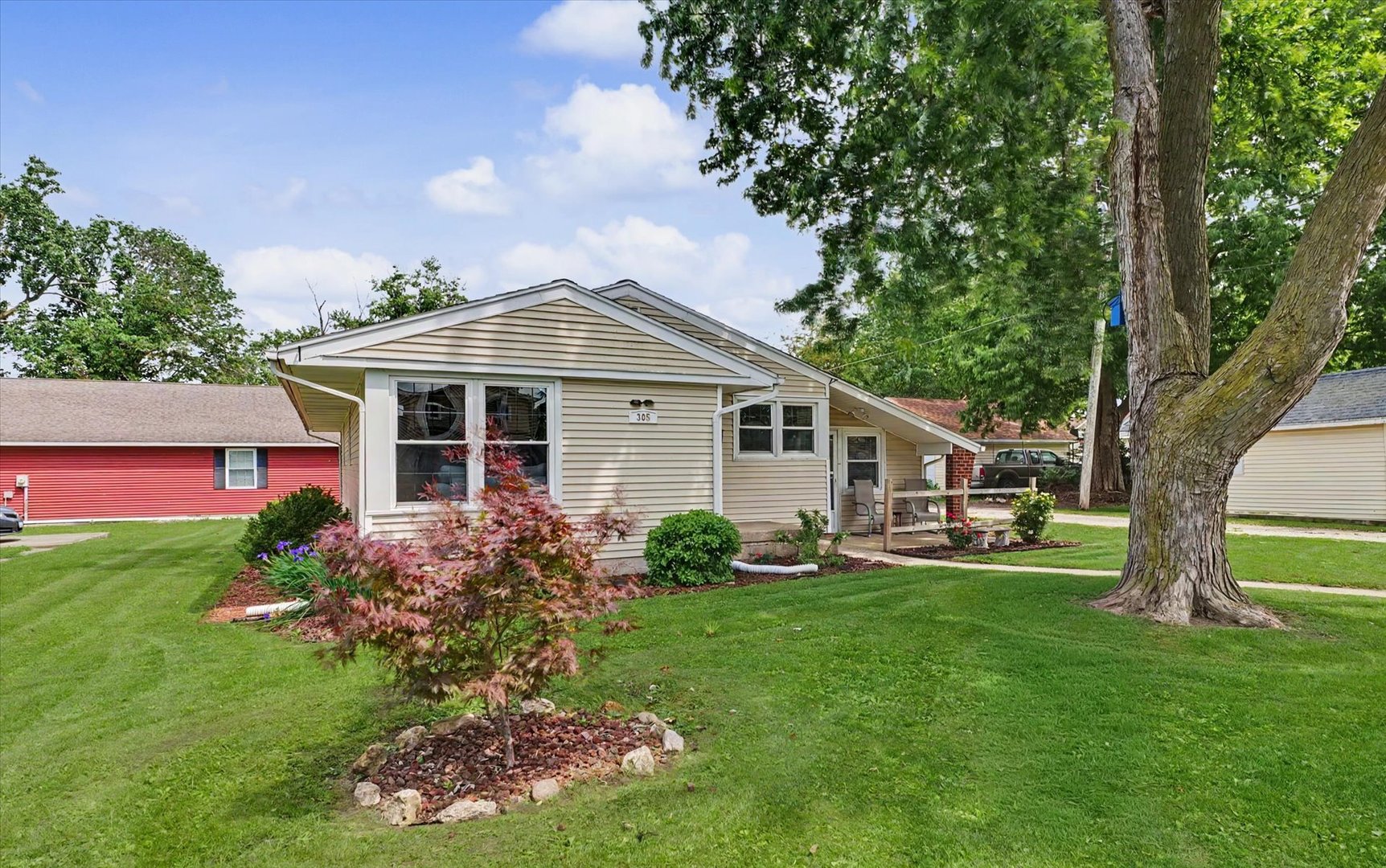 305 N Court Street, Tuscola, IL