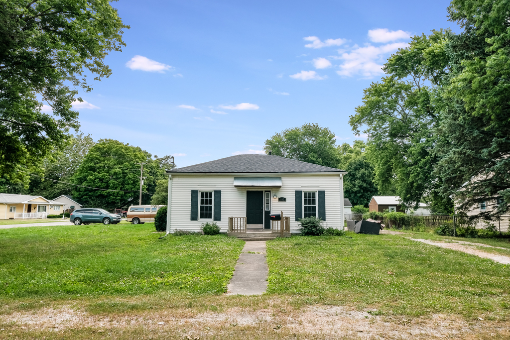 701 S Embarras Avenue, Tuscola, IL