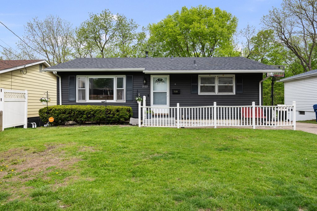 2122 Cody Street, Bettendorf, IA