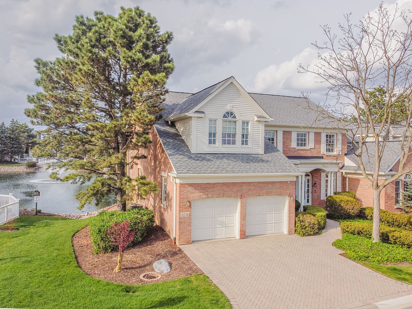 11256 W Alexandria Lane, Westchester, IL