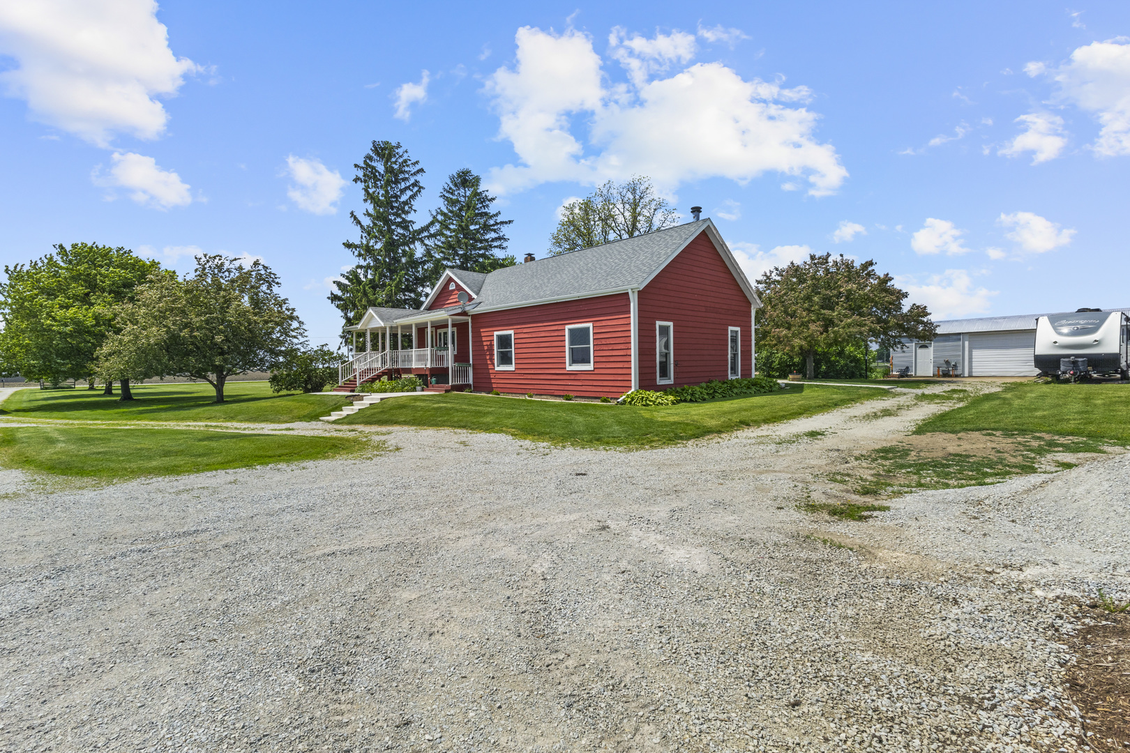 9619 E 11000 Road, Grant Park, IL