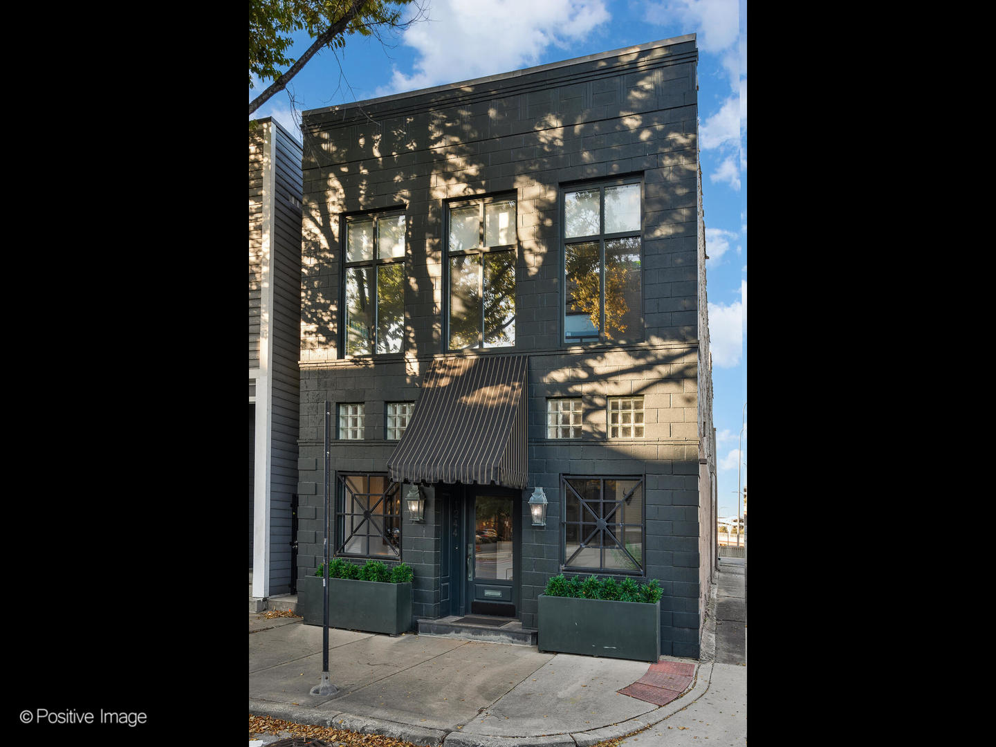 1244 W Chicago Avenue, Chicago, IL
