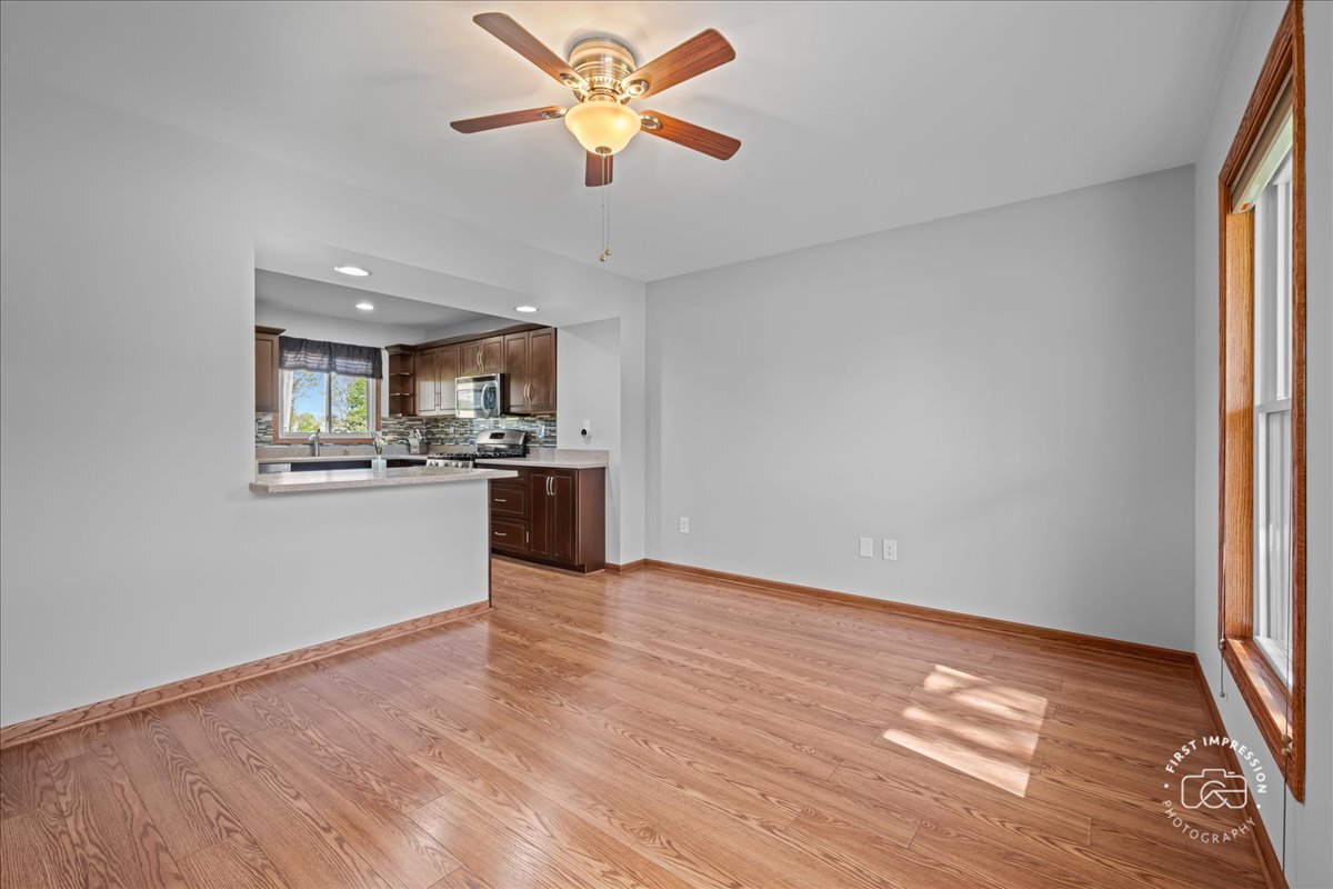 966 N Elmwood Drive, Aurora, IL