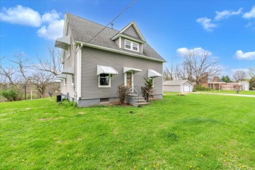 8850 Ridgewood Road, Rock Island, IL