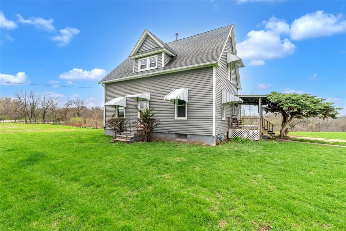 8850 Ridgewood Road, Rock Island, IL