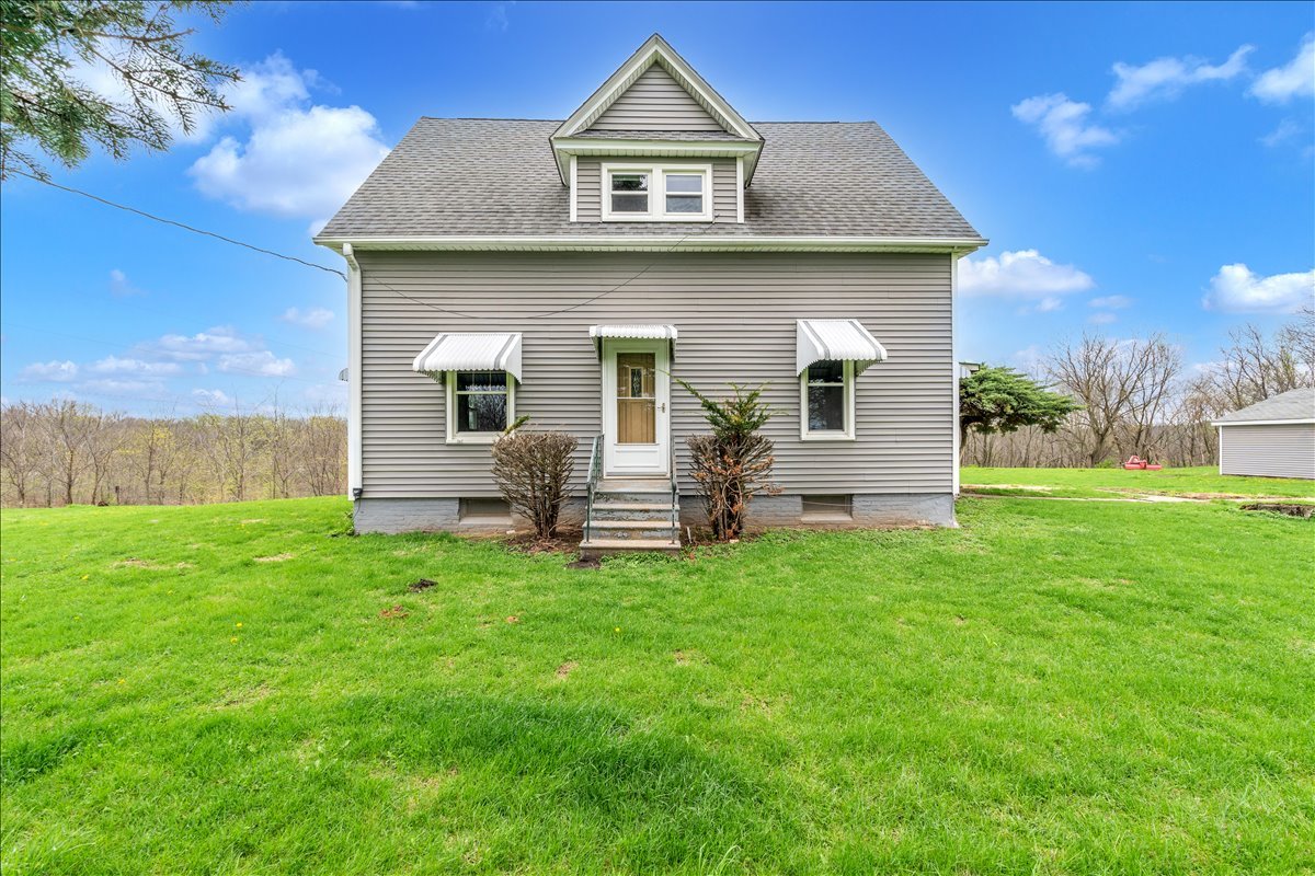 8850 Ridgewood Road, Rock Island, IL