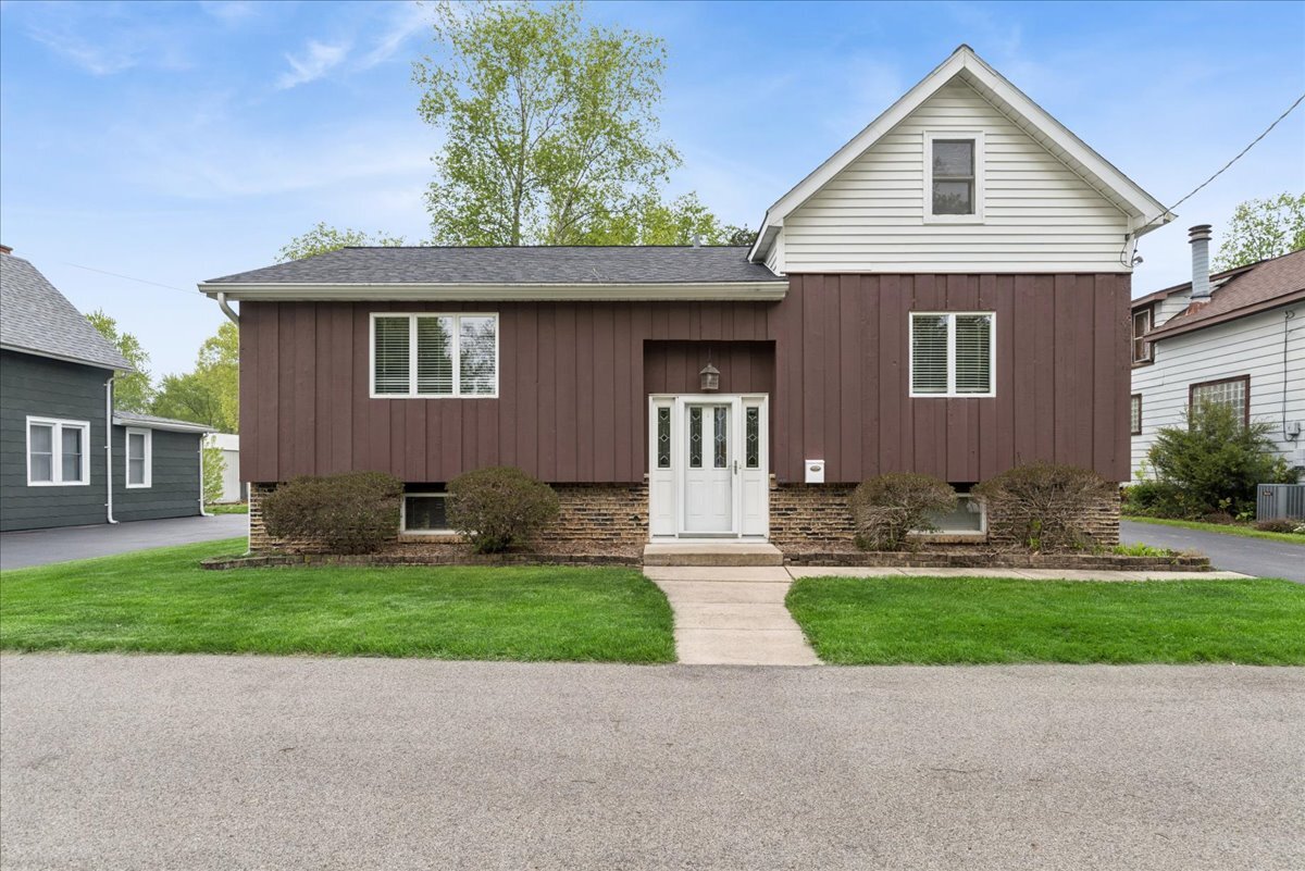 1631 Park Street, McHenry, IL