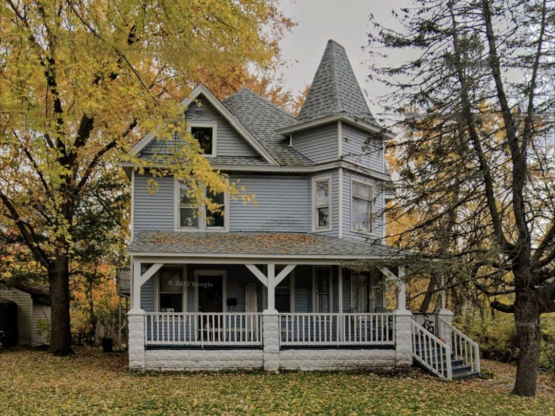 410 Center Street, Woodstock, IL
