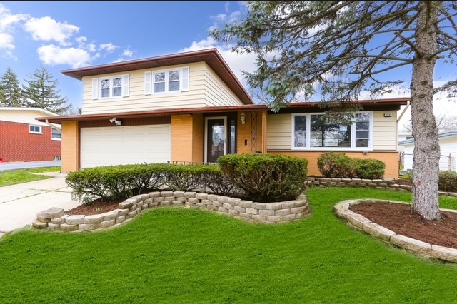 214 N Pleasant Drive, Glenwood, IL