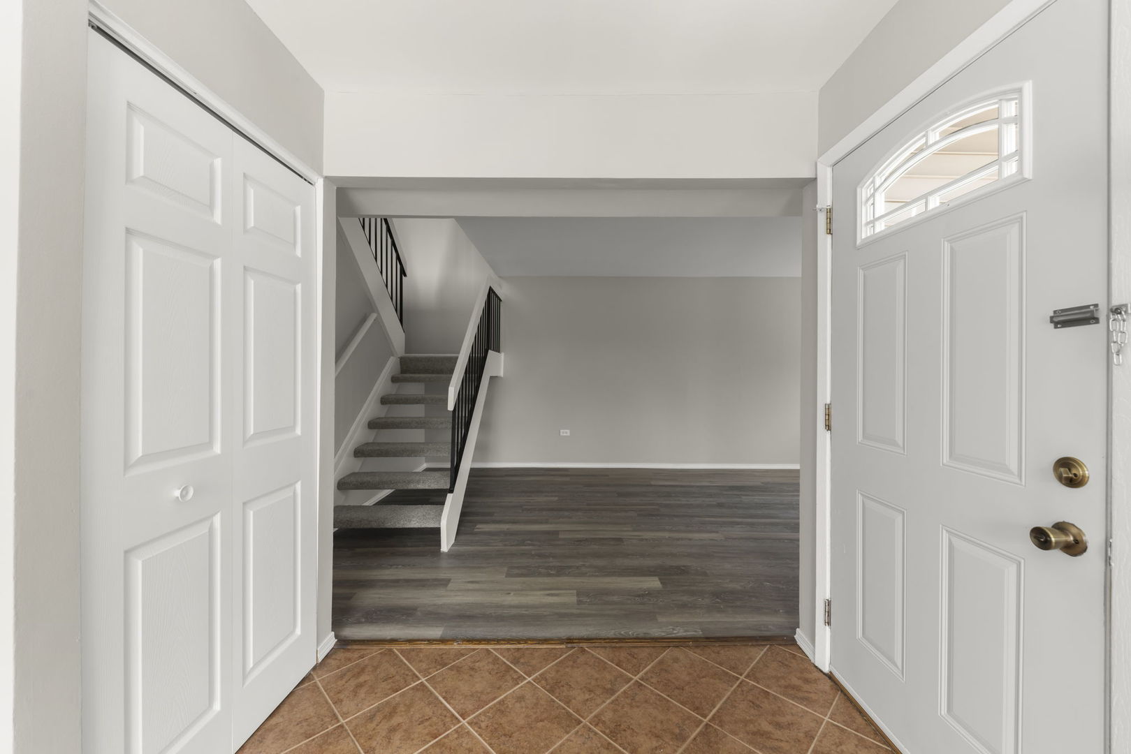 9E Fernwood Drive, Bolingbrook, IL