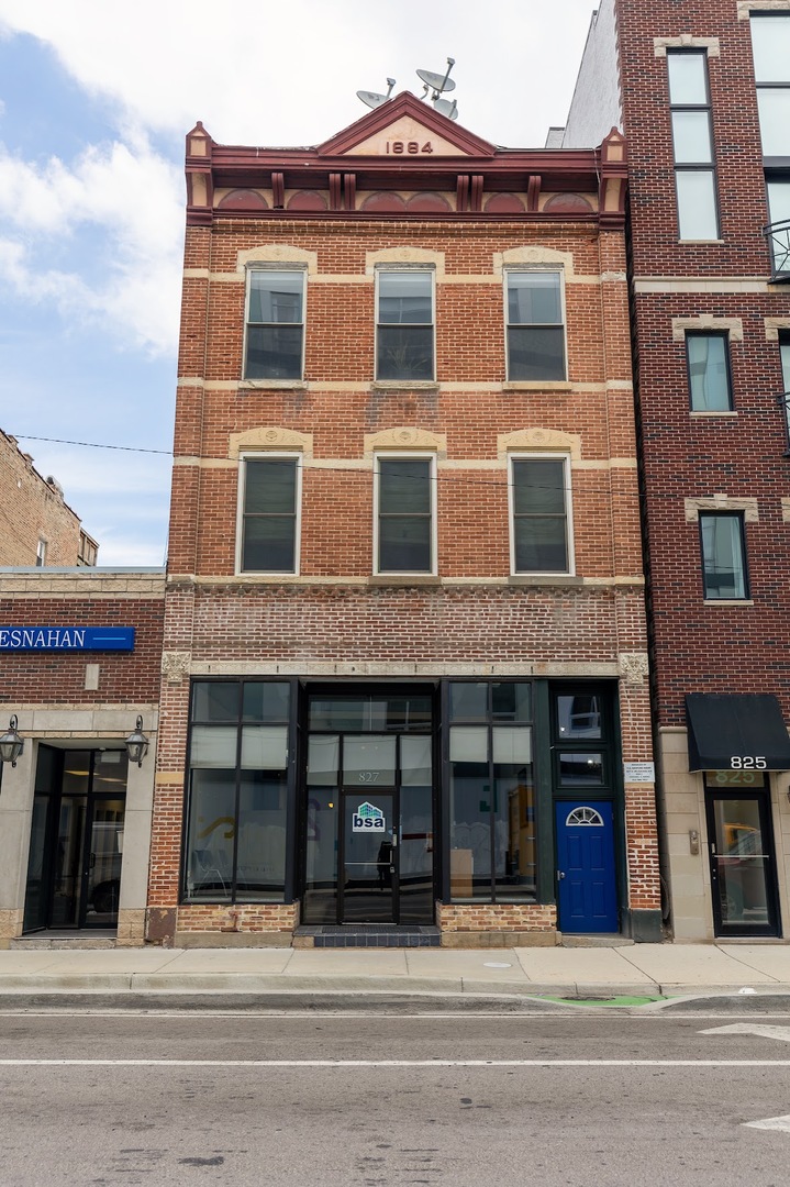 827 N Milwaukee Avenue, Chicago, IL