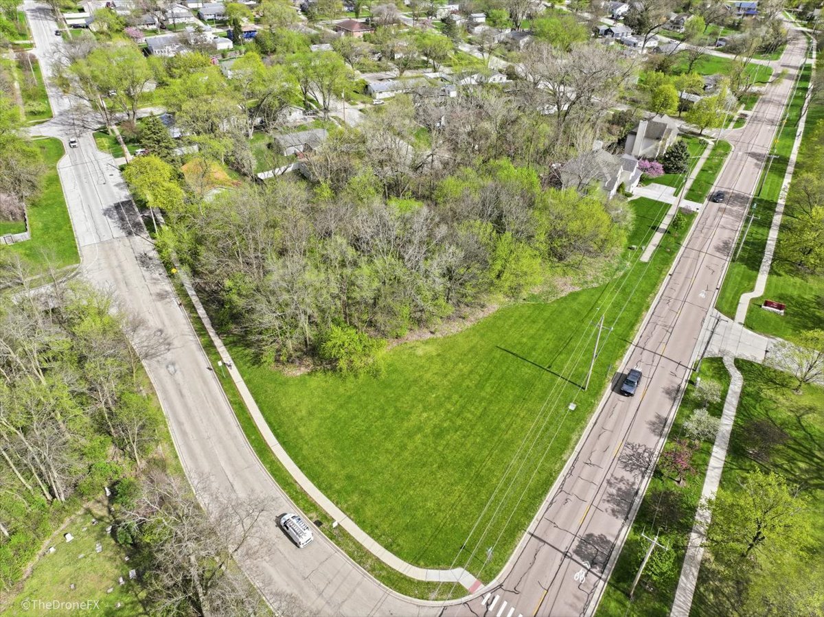 1009 S 9th Avenue, St. Charles, IL