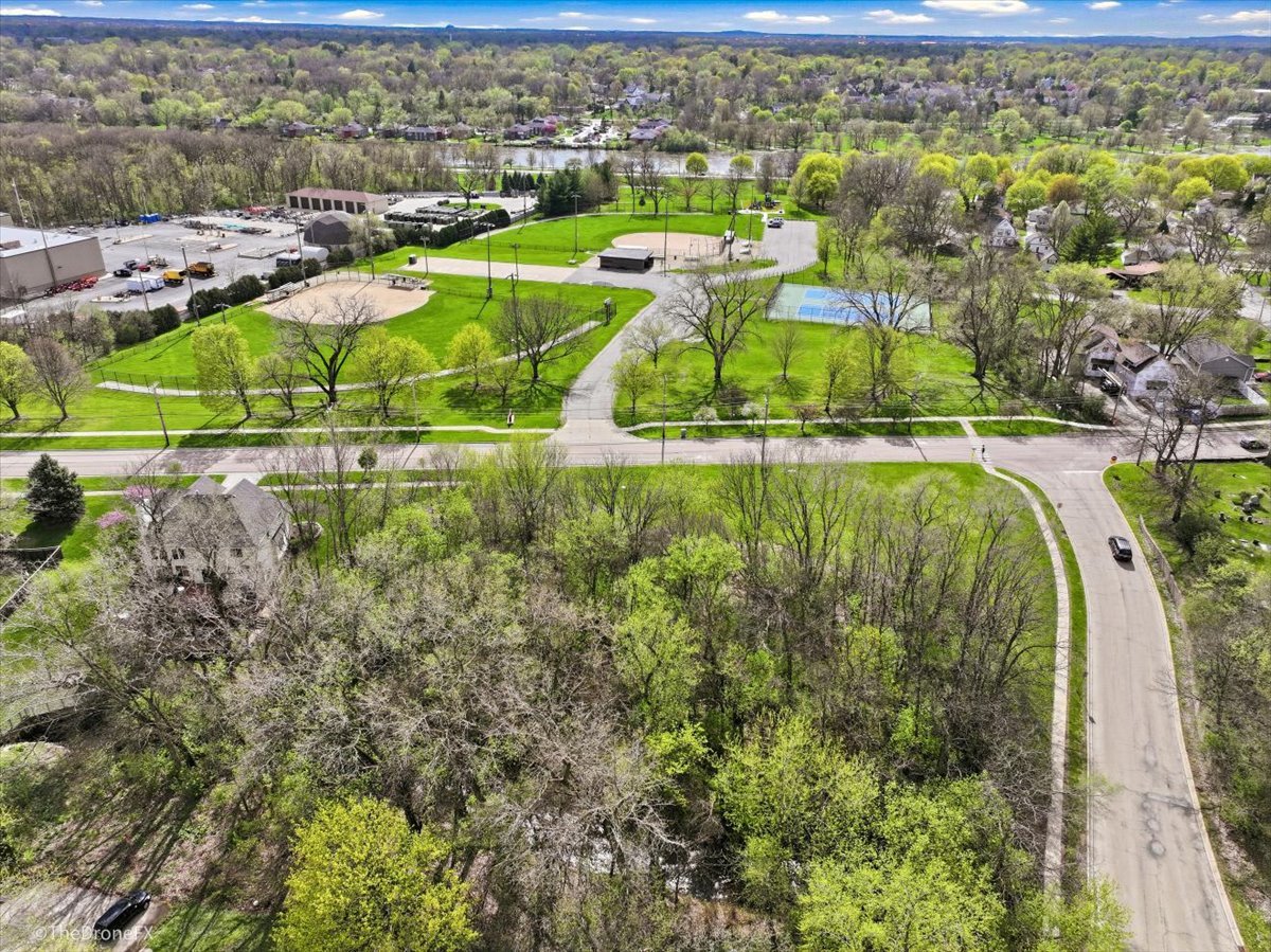 1009 S 9th Avenue, St. Charles, IL