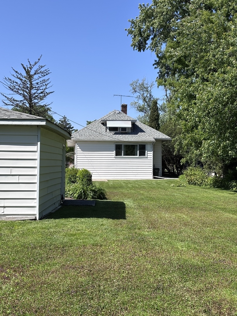 377 Blackhawk Road, Riverside, IL