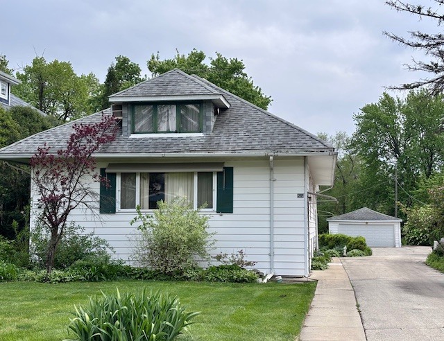 377 Blackhawk Road, Riverside, IL