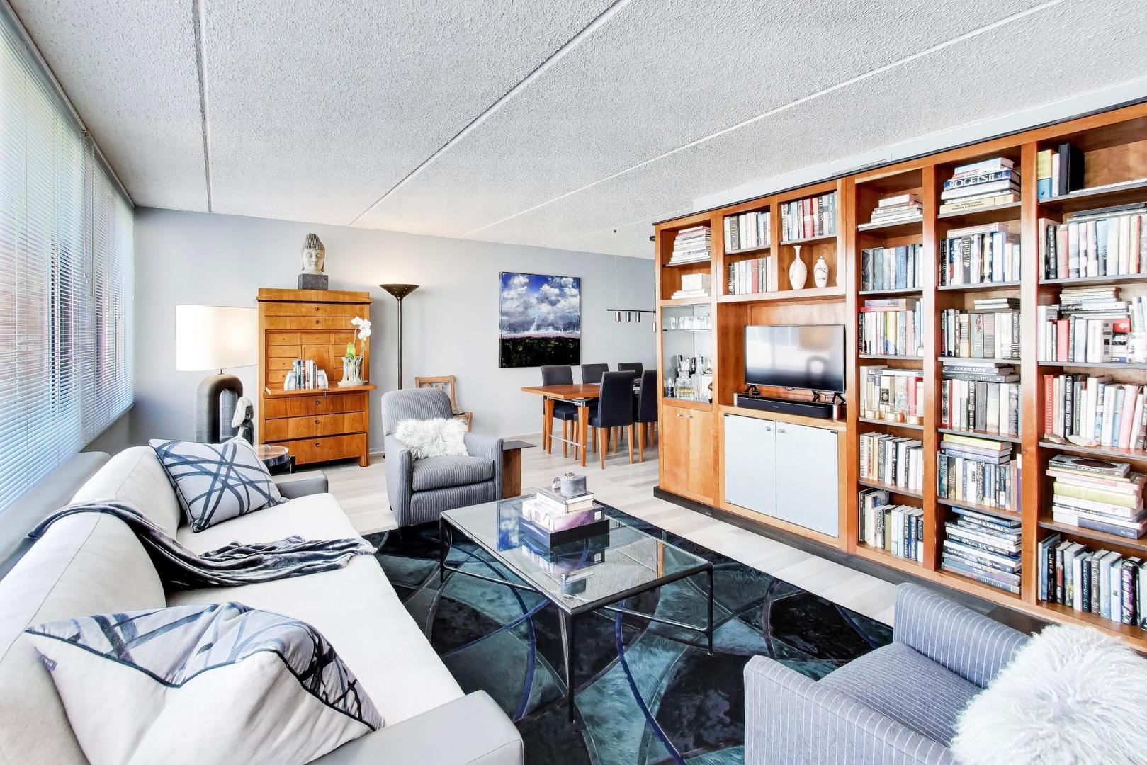 2024 Saint Johns Avenue #301, Highland Park, IL