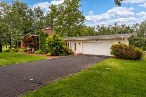 325 Country Club Lane, Harrisburg, IL