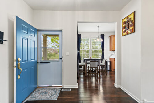 1566 Yellowstone Drive, Streamwood, IL