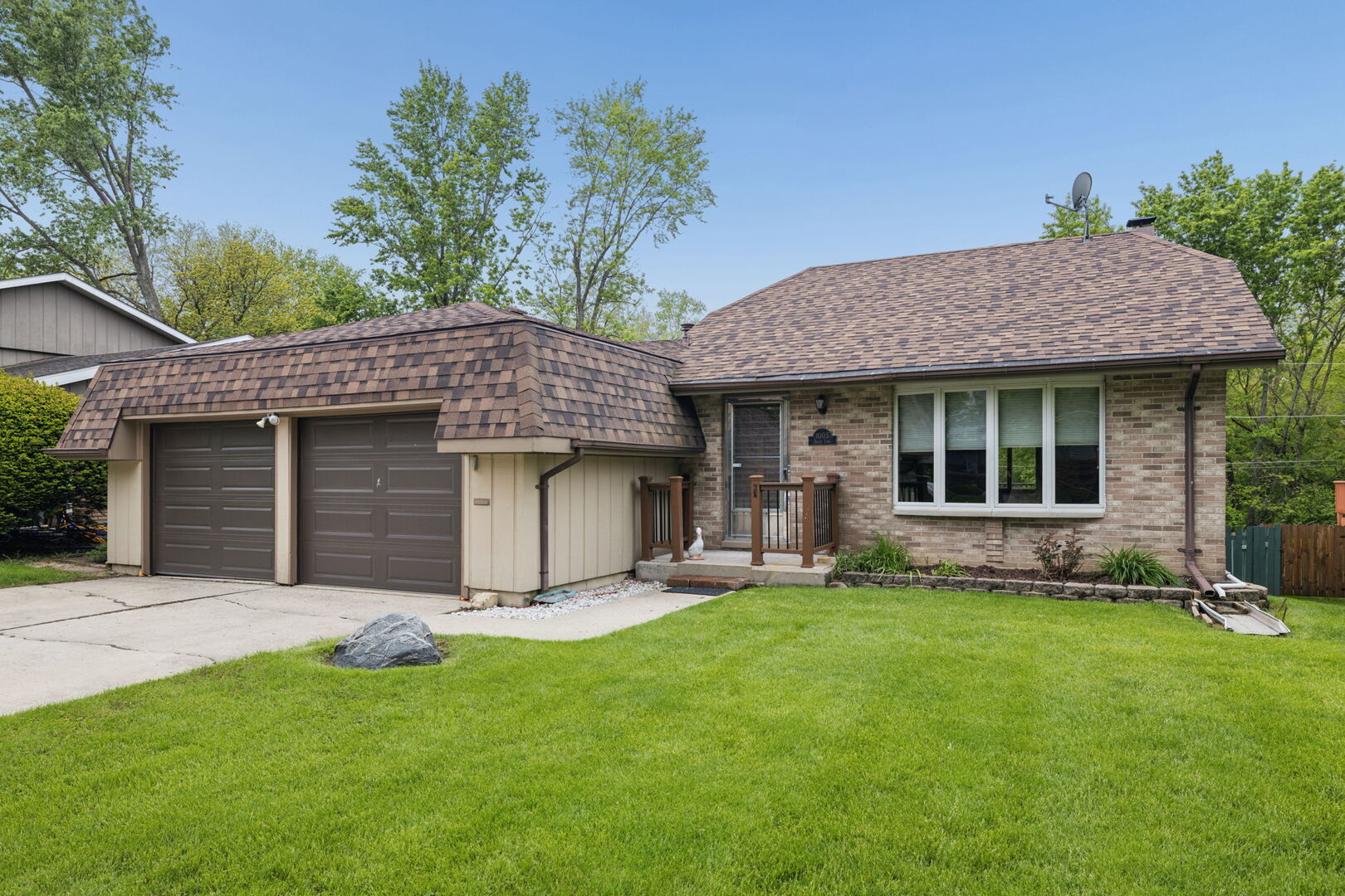 1005 Valley Lane, Lockport, IL