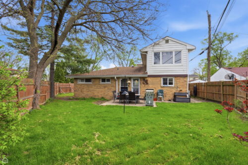 7301 Davis Street, Morton Grove, IL