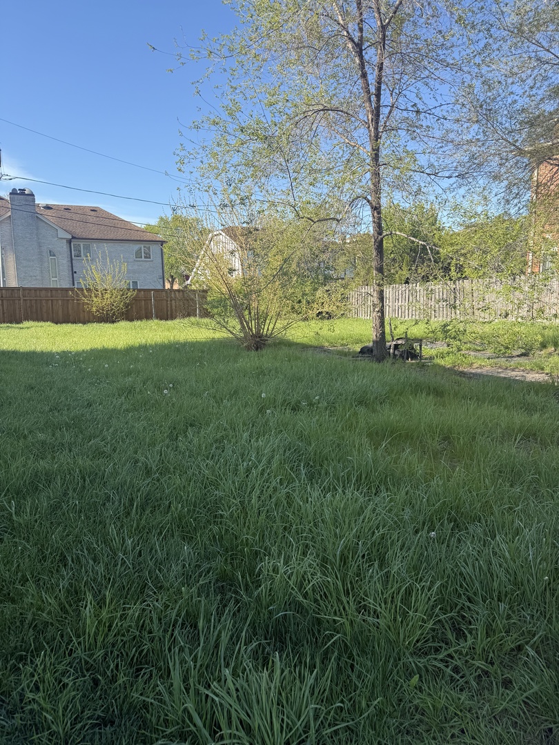 8205 W Ballard Road, Niles, IL