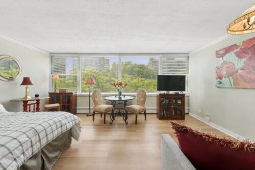 336 W Wellington Street #703, Chicago, IL