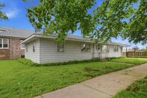 3245 Halsted Street, Steger, IL
