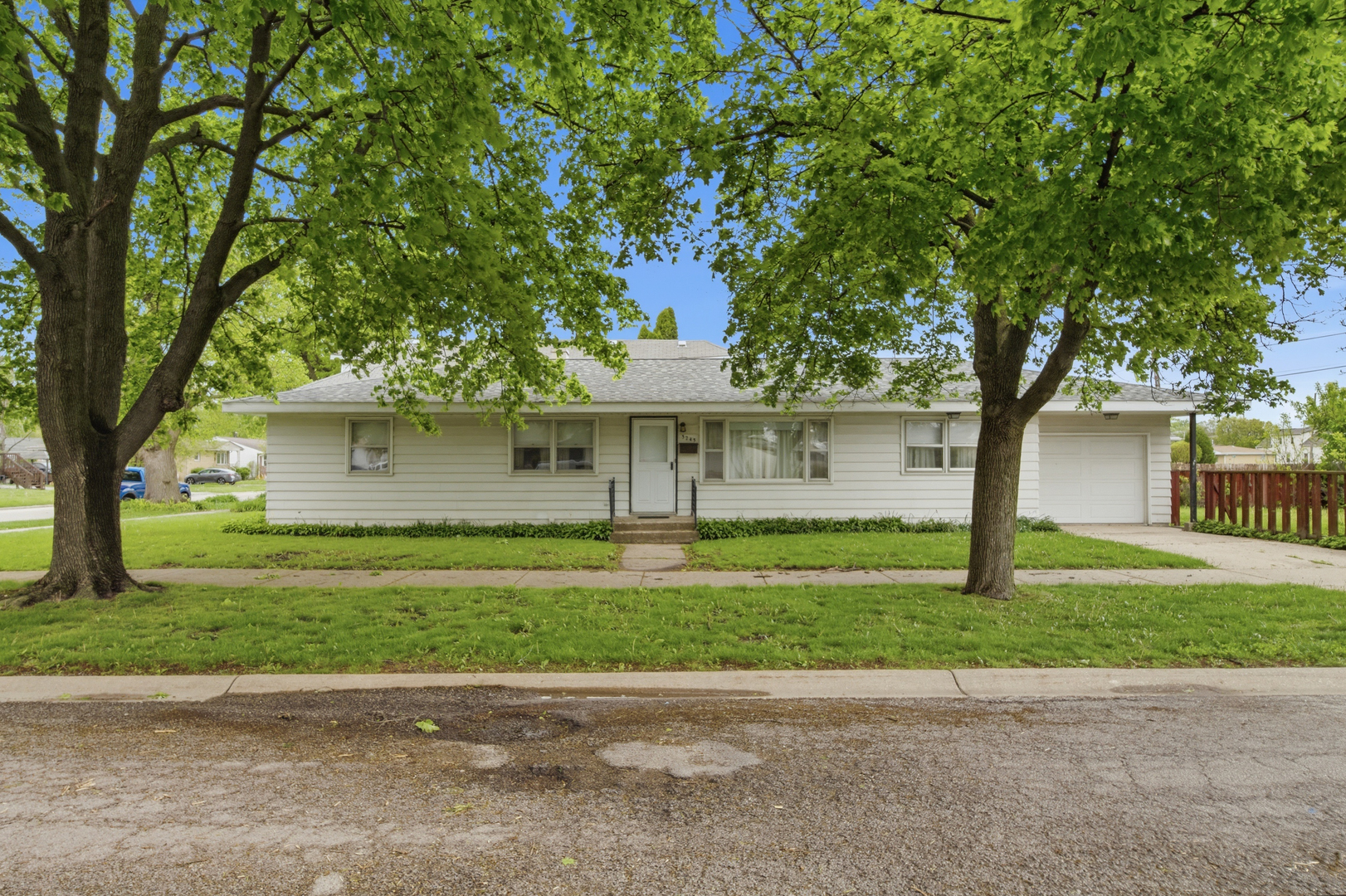 3245 Halsted Street, Steger, IL