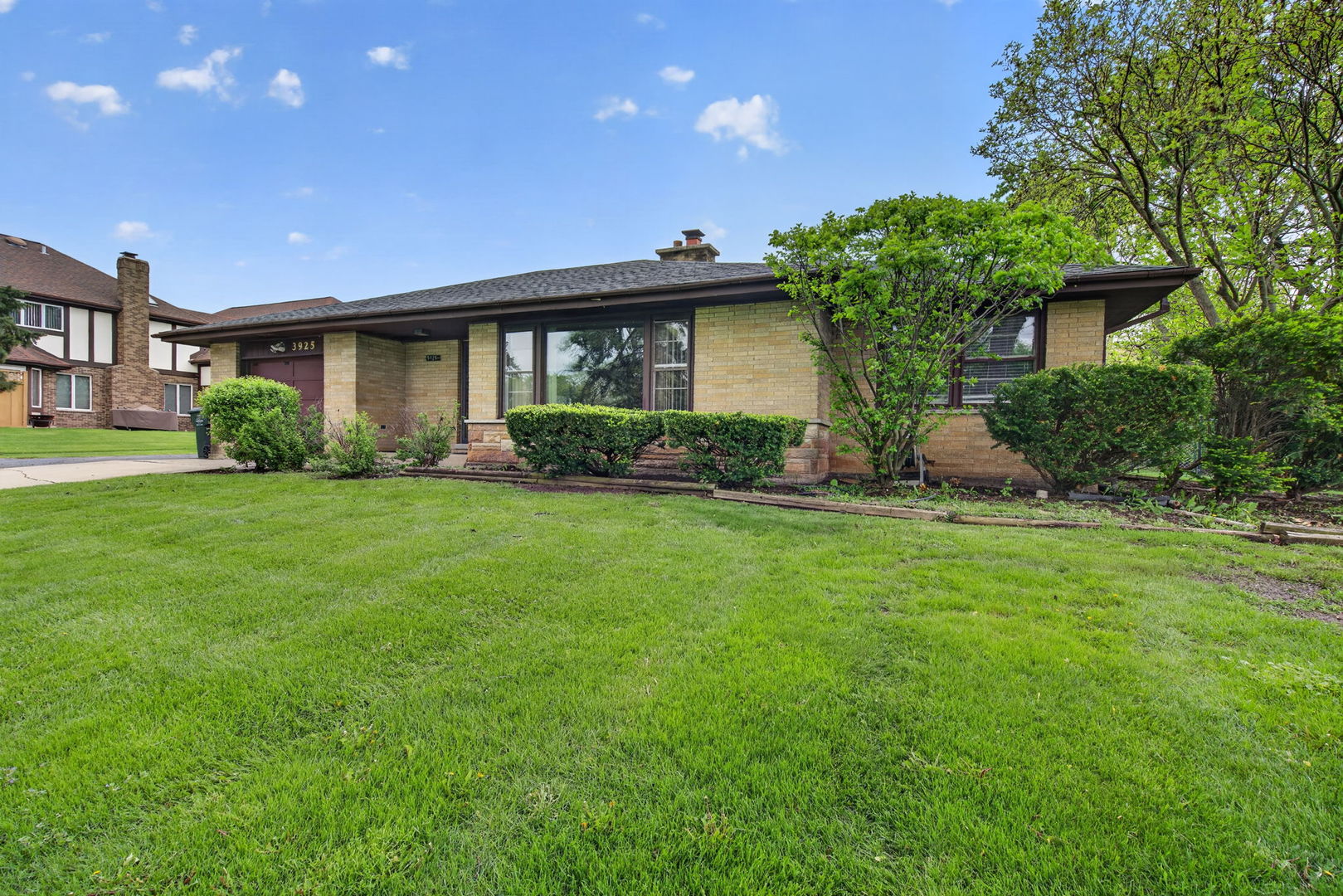 3925 Downers Drive, Downers Grove, IL