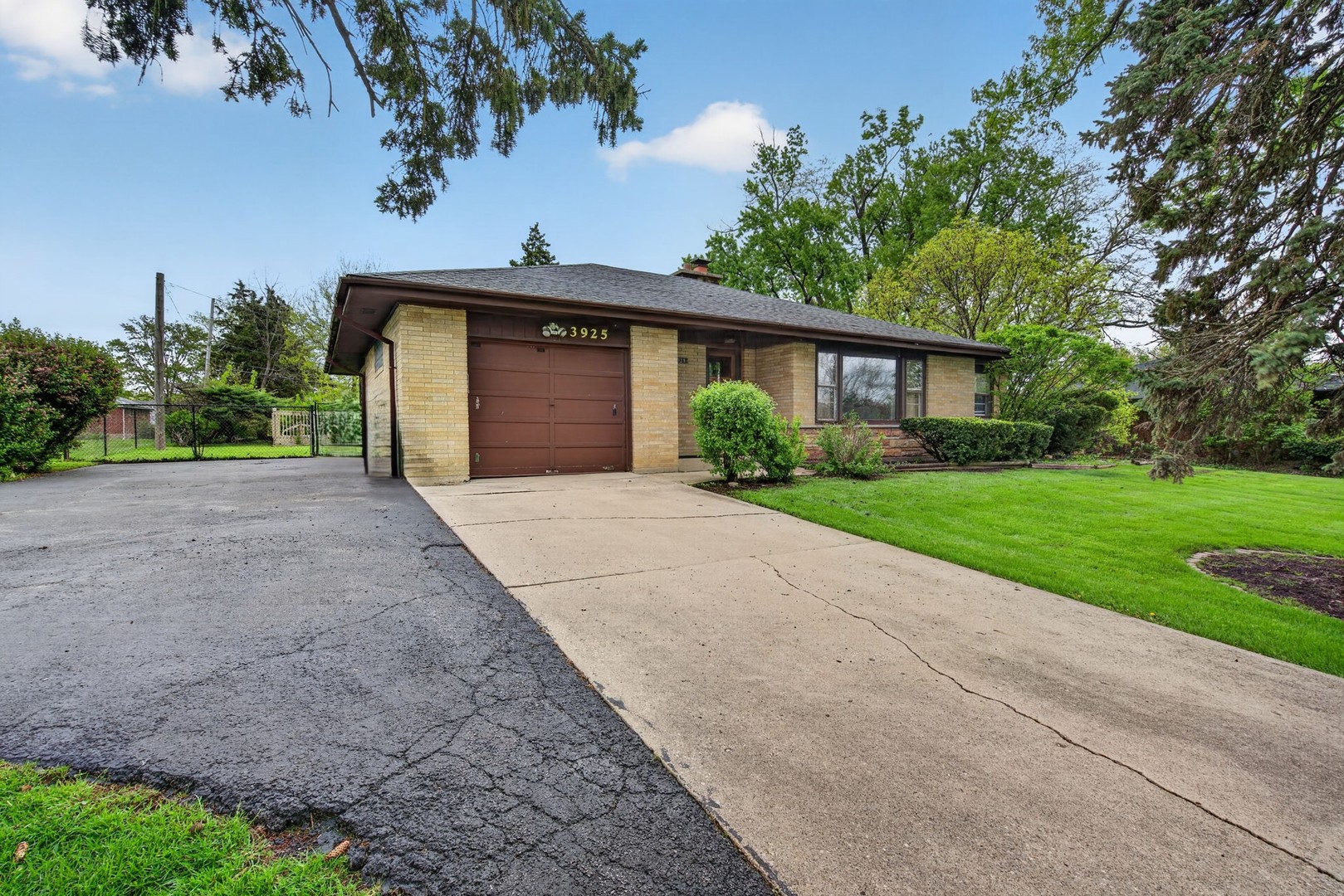 3925 Downers Drive, Downers Grove, IL